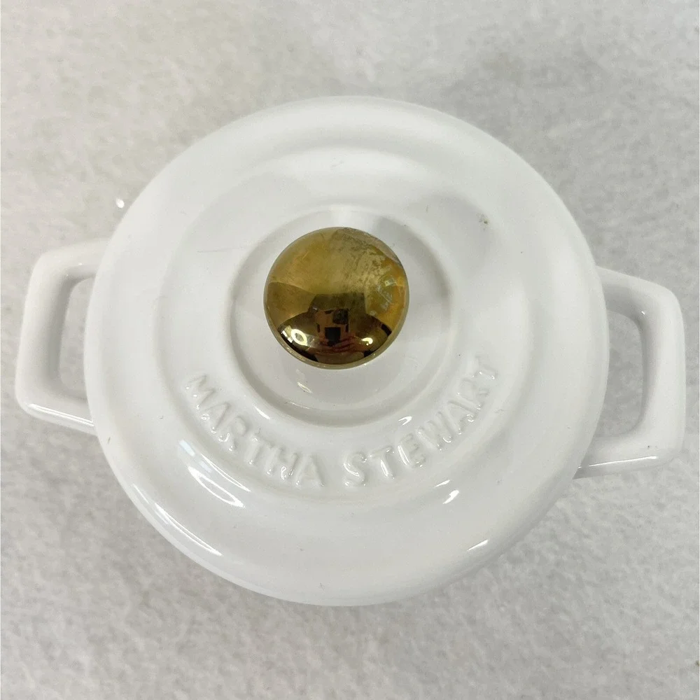 Martha Stewart Mini Holiday Cocottes 7.35 ounces White And Gold Snowflakes